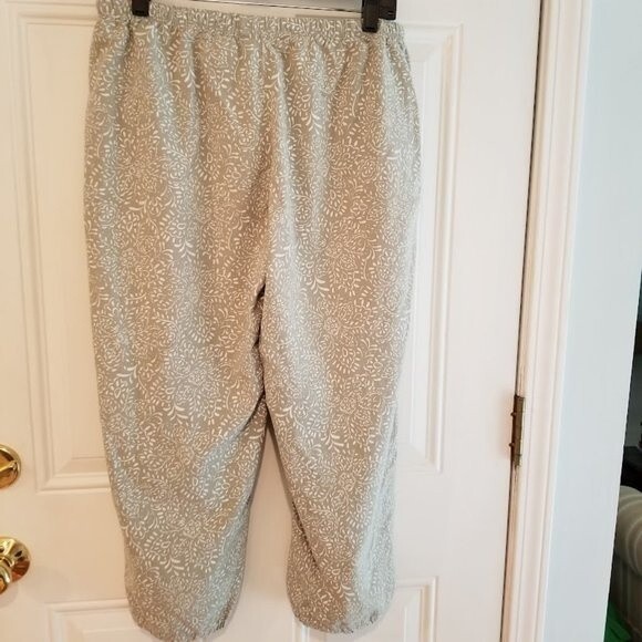 Fresh Produce Boho 100% Cotton Capri Pants Sage Green Floral Print, Size L - Picture 5 of 14